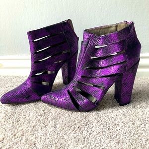Brand new purple snake print heeled cutout booties, ankle boots